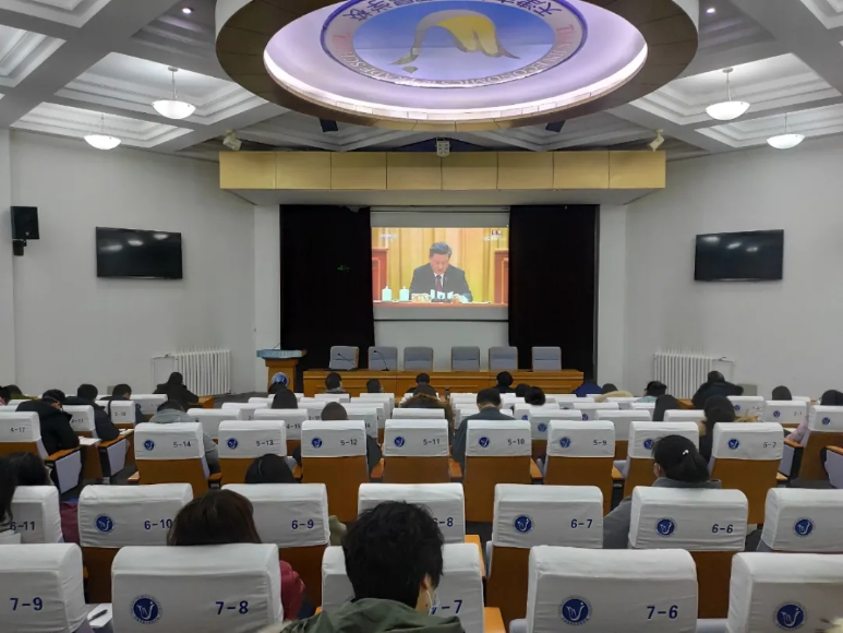 经贸学校热议习近平总书记在全国脱贫攻坚总结表彰大会上的重要讲话(图1)