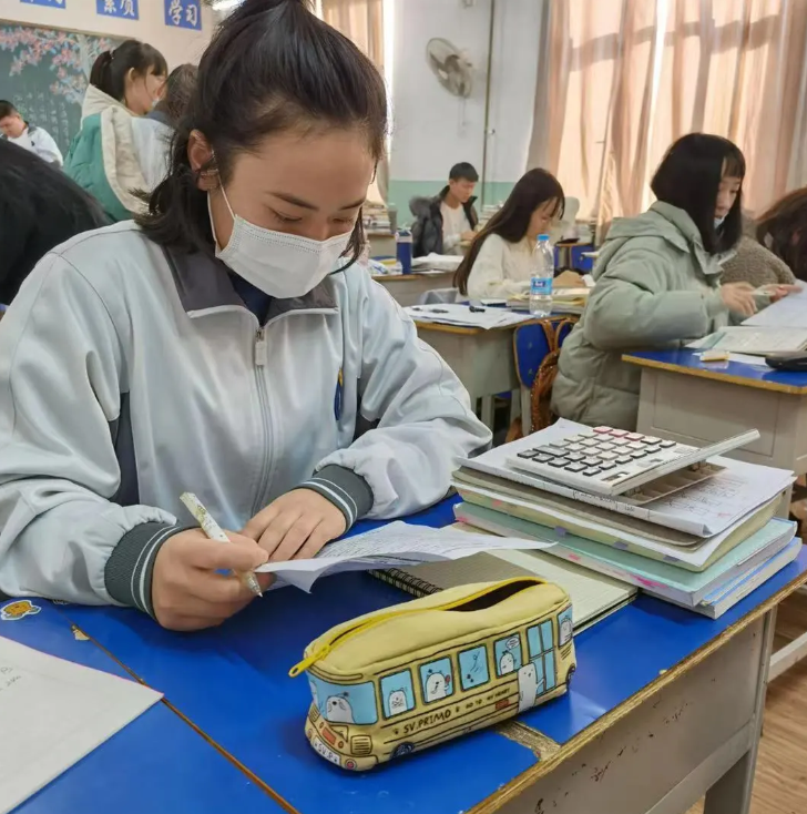 乐学勤勉 自强不息--记天津市优秀学生奖获得者王梓伊(图1)