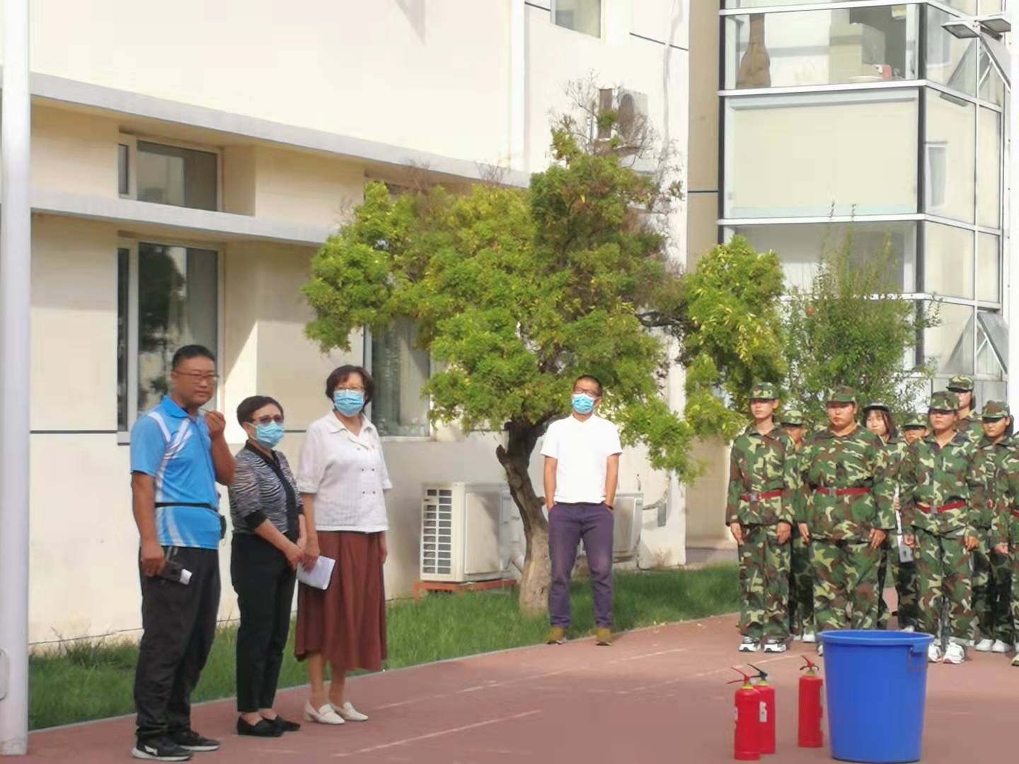 学校针对重点安全领域开展应急演练(图1)