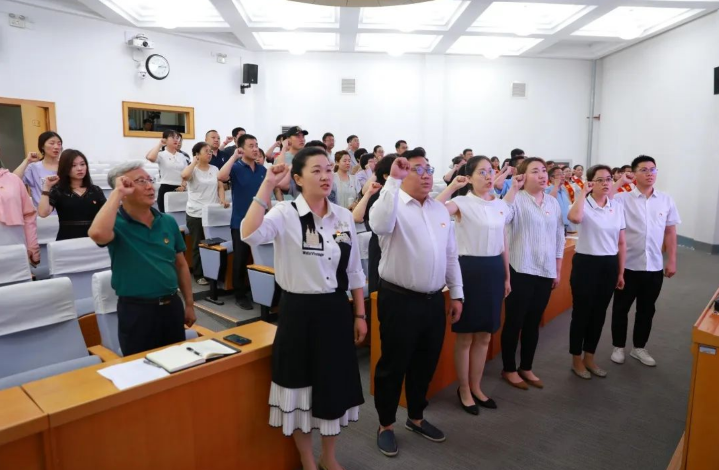 不忘初心、牢记使命——学校召开庆祝中国共产党成立102周年暨“七一”表彰大会(图2)