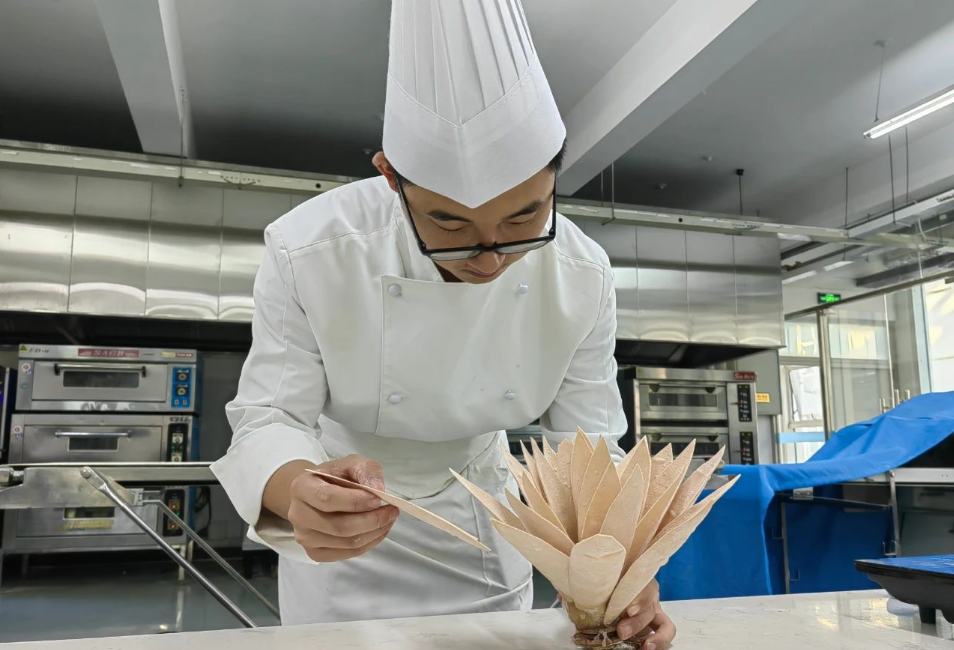 技能大赛，我们准备好了！经贸学校师生全力备战中华人民共和国第二届职业技能大赛(图3)