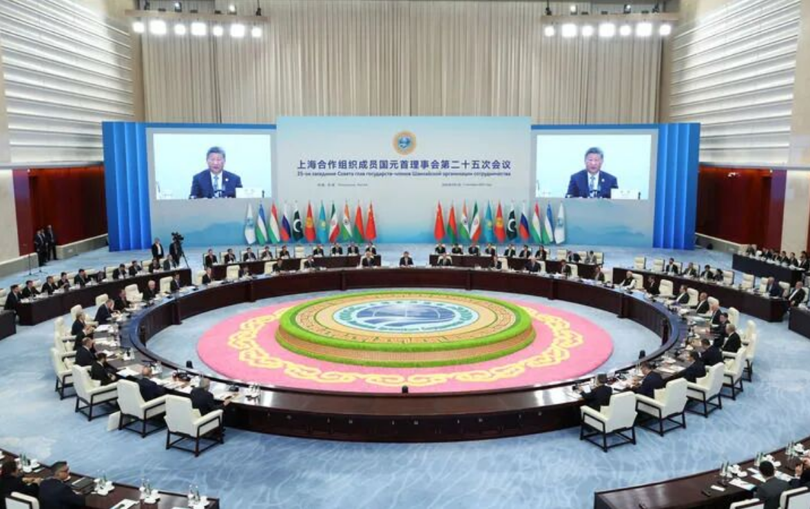习近平主持上海合作组织成员国元首理事会第二十五次会议并发表重要讲话(图2)